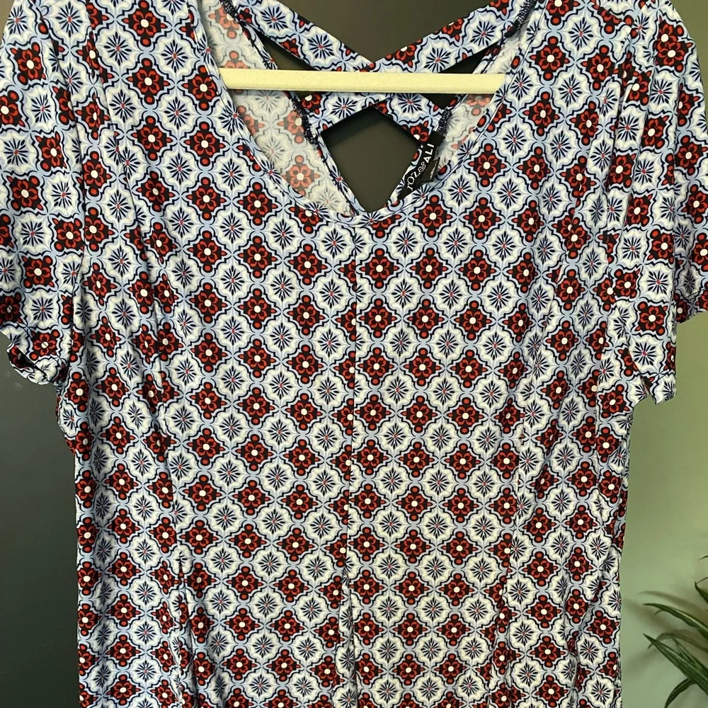 Patterned Roz&Ali Tee - Picture 2 of 8